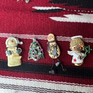 Christmas brooch pin bundle with 4 brooches